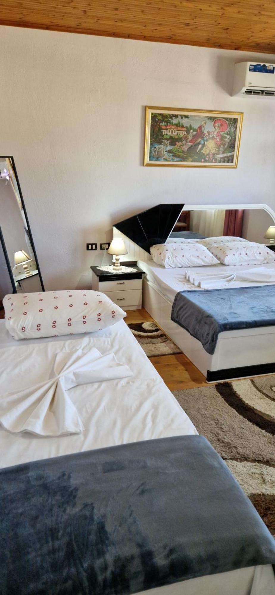 Shena Guest House Gjirokastër 外观 照片