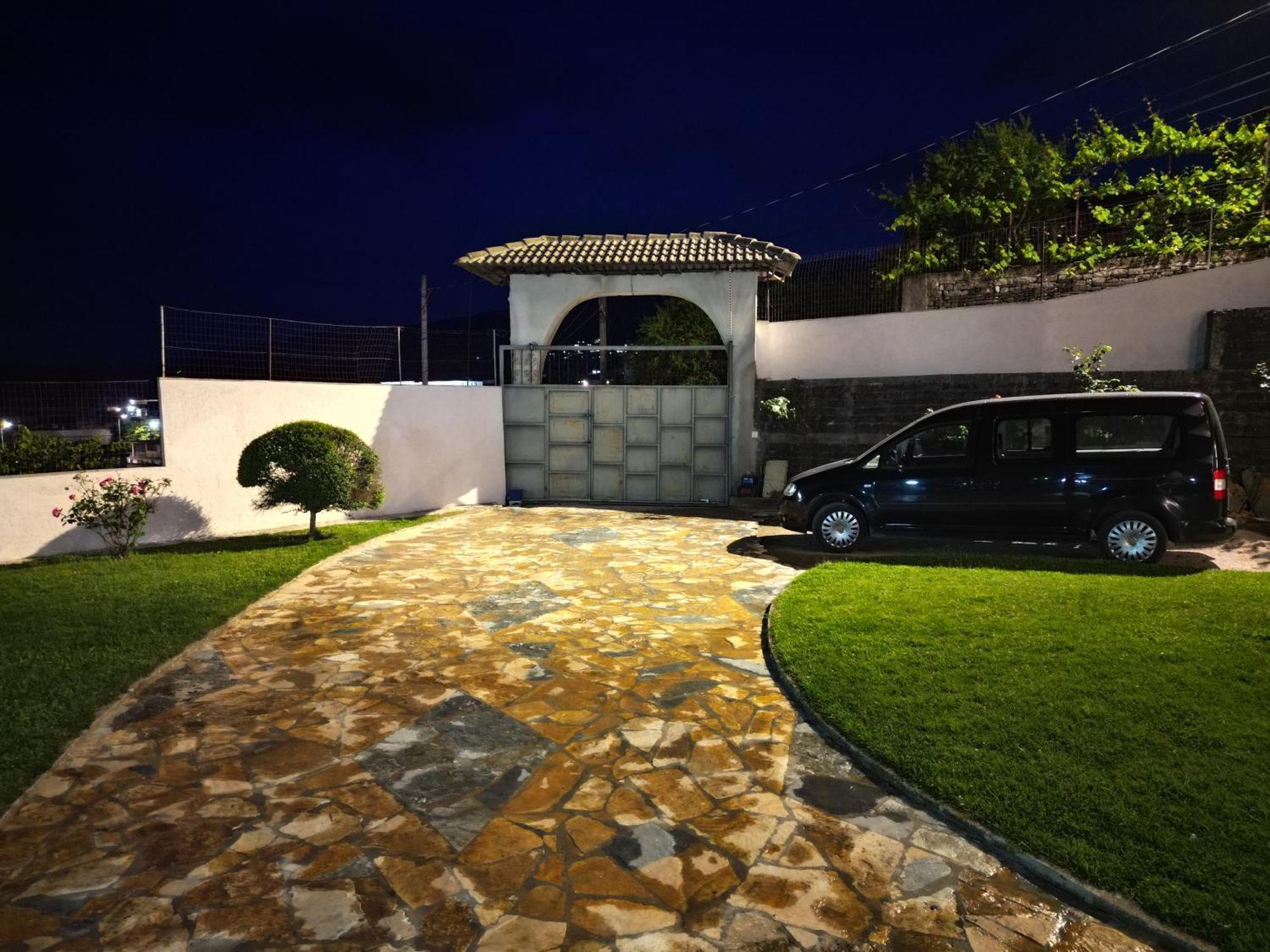 Shena Guest House Gjirokastër 外观 照片